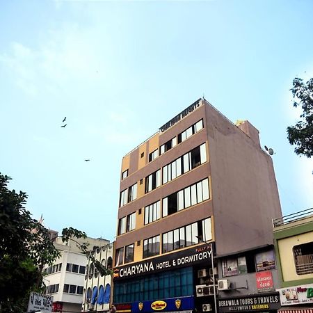 Charyana Lady Dorms Hostel Ахмедабад Екстериор снимка