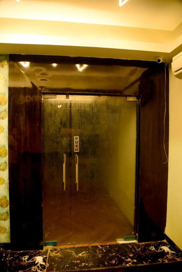 Charyana Lady Dorms Hostel Ахмедабад Екстериор снимка