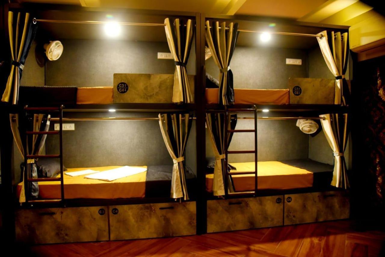 Charyana Lady Dorms Hostel Ахмедабад Екстериор снимка